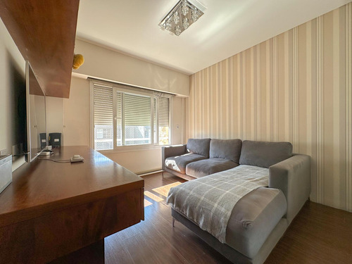 Departamento En Venta En Lanús Oeste 5 Ambientes Con 2 Cocheras Y 2 Bauleras