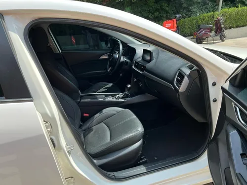 Mazda 3 2.0 Touring