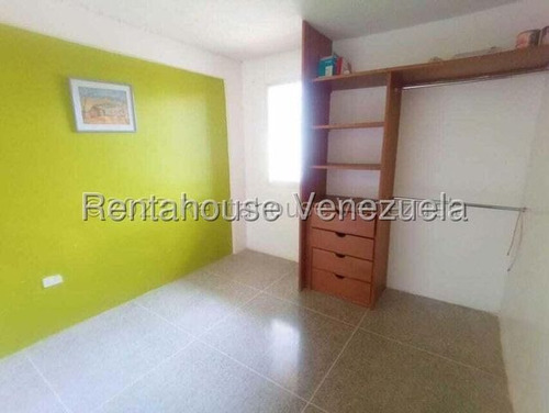 Hermoso Y Amplio Apartamento En Venta En Cabudare Conjunto Privado, Urb Los Naranjillos Gabriela C