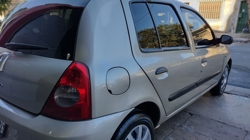 Imagen 11 de 13 de Renault Clio 1.2 Authentique Pack I 75cv 2011