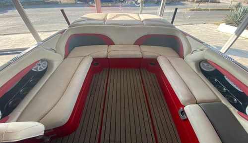 Lancha Centurion Enzo 240
