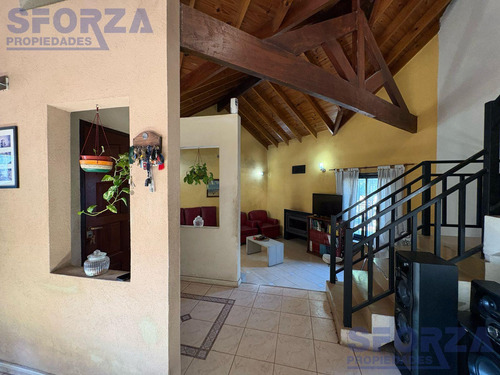 Venta De Casa 5 Ambientes Con Pileta En Los Polvorines