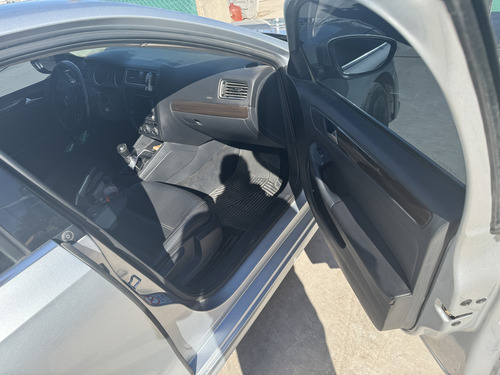 Volkswagen Vento 2.5 Advance Plus 170cv