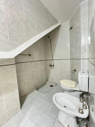 Venta De Ph Monoambiente En Av Rivadavia Y Byron Excelente Oportunidad
