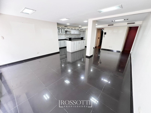 Exc. Piso De 4 Ambientes C/ Balcón Terraza - Gran Patio C/ Quincho - 4 Cocheras - Baulera