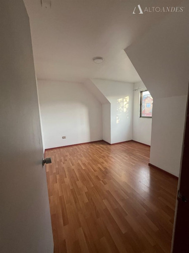 Casa En Venta De 3 Dorm. En Talca