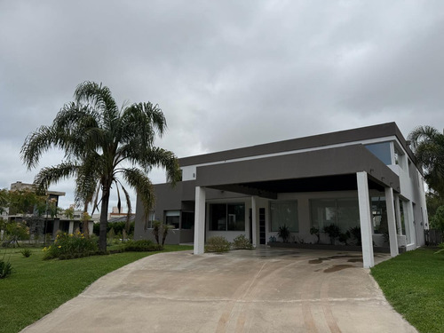 Casa En Alquiler Y En Venta En Terralagos Canning Ezeiza