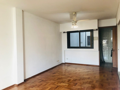 Venta Monoambiente Luminoso Con Balcon A Mts Subte