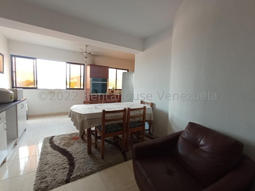 Imagen 10 de 12 de Leida Falcon Rentahouse Vende Apartamento En La Trigaleña Valencia 22-17135 Lf