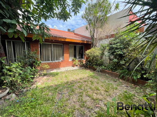 Casa En Lote Propio En Venta. Ciudadela. Excelente Ubicación