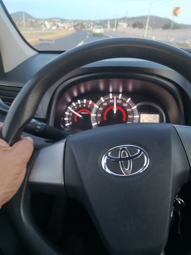 Imagen 3 de 8 de Toyota Avanza 2018 1.5 Xle At