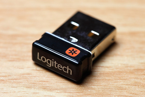 Imagen 2 de 8 de Adaptador Receptor Logitech Unifying 3mm 2.4ghz H/ 6 Conex.