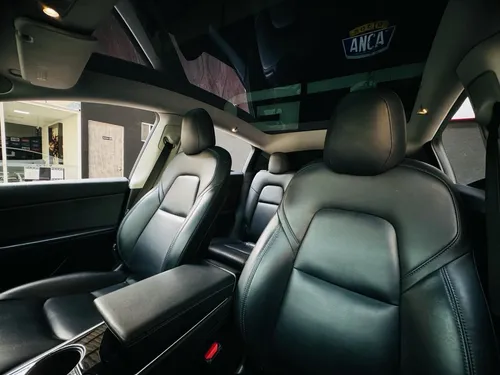 Tesla Model Y Manejo Autonomo 2020