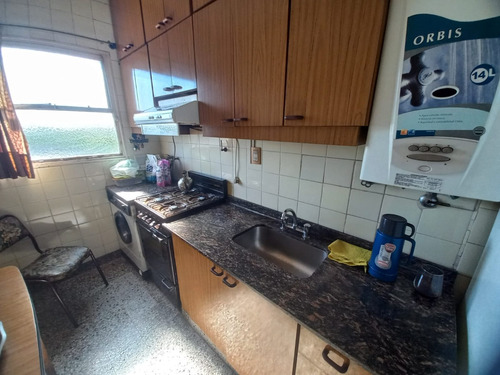 Colegiales Venta 4 Ambientes Apto Credito! Baño Y Toilette. Piso Alto Vista Panoramica. Alvarez Thomas Y Avda Forest Con Estrategica Ubicacion Cerca De Chacarita, Belgrano Y Vill