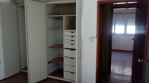 Casa 3 Dormitorios En Cordon, Con Local Comercial Contiguo.