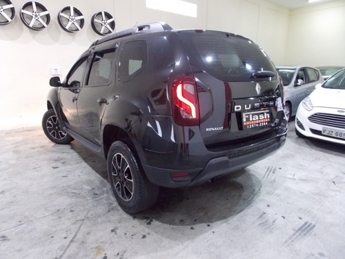 Renault Duster 1.6 Dynamique Dakar 2016 (top) + Midnav