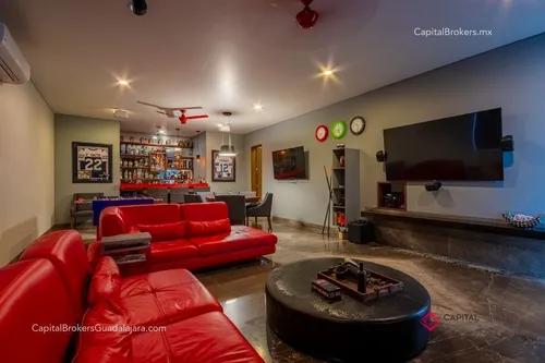 Casa De Lujo Con Alberca En Venta Zona Andares