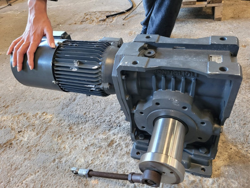 Motoredutor 1:80 Bonfiglioli W 110 U 80 P80 B14 B3 Passante (Usado)