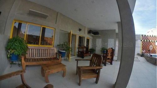 Imagen 3 de 29 de Rentahouse Vende Hermosa Posada En Chichiriviche 22-446