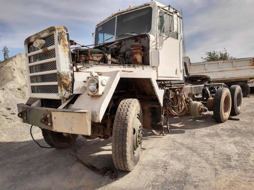 Imagen 3 de 9 de Tractocamion Kenworth Am General