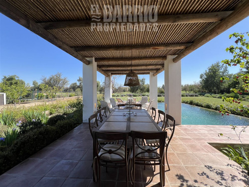 Casa En Venta De 3 Dorm. En Colina