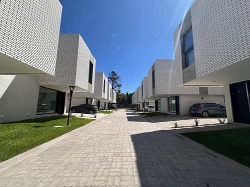 Casa En Bosques De Champagnat