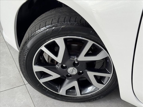 Nissan Versa 1.6 16V FLEXSTART UNIQUE 4P XTRONIC