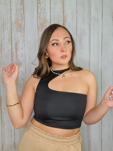 Imagen 2 de 3 de Crop Top Asimétrico