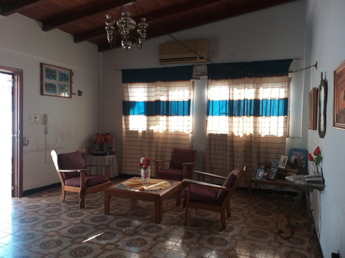 Imagen 4 de 12 de Venta De Terreno Con Casa Barcelona El Recreo
