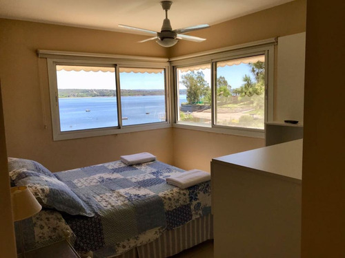 Imagen 7 de 12 de Cabaña Sobre El Lago Para 6 Pasajeros. Pileta Climatizada