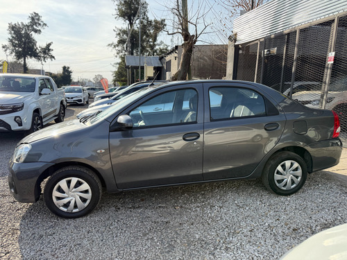 Toyota Etios 1.5 Sedan X