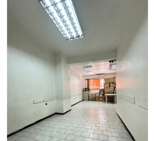En Venta Edificio Comercial En El Corazón De Guarenas. Kn
