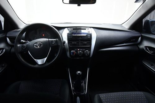 Imagen 12 de 15 de Toyota Yaris 2019 1.5 Core Sedan Mt