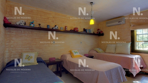 Venta De Casa 7 Dormitorios En Barrio Golf- Ref: 664