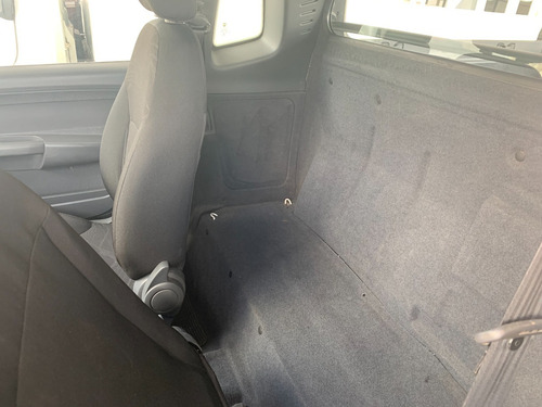 Imagem 10 de 15 de Strada 2018 Cab Estendida Completa Emplacada Sem Detalhes