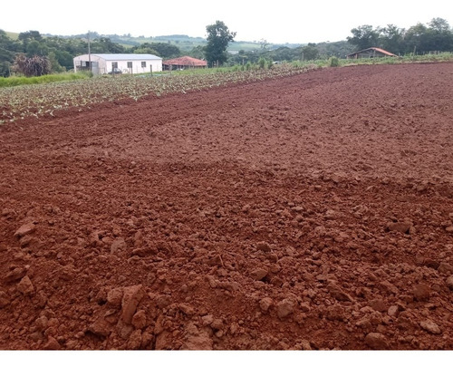 Sítio 5,5 Alqueires Rico Em Agua,localização Nobre,2 Casas Boas,4 Dorms Cada,4 Kms Do Asfalto,terra Fértil,vermelha,muitas Benfeitorias - St00053 - 69181042