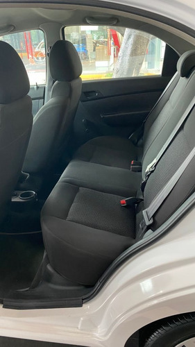 Imagen 11 de 13 de Chevrolet Aveo 2018 1.5 Ls Mt