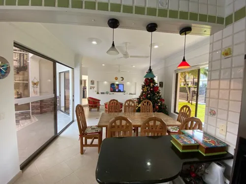 Casa En Venta En Melgar. Cod V16587