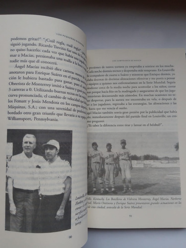 Libro De Béisbol Los Pequeños Gigantes