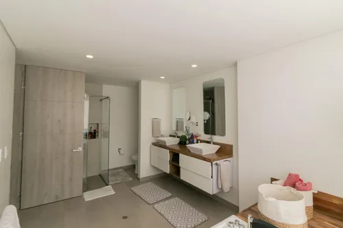 Casa En Venta En Niza. Cod V1080016