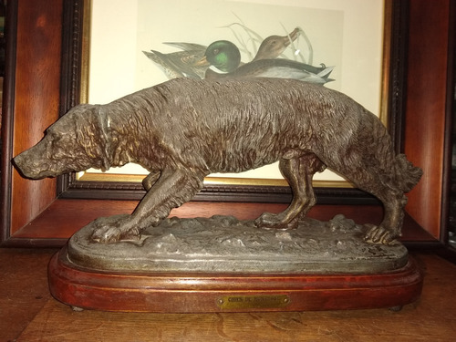 Antigua  Figura Francesa Perro De Montaña 33 Cm