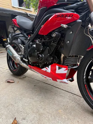 Triumph Speed Triple 1050 ( No Abs ) 2011