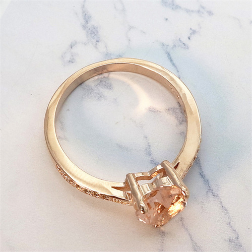 Anillo De Compromiso Con Cristal En Forma De Corazón En Oro