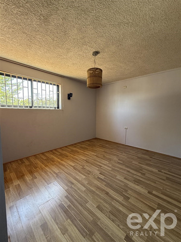 Casa En Venta De 4 Dorm. En Chillán