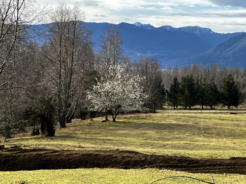 Parcela En Pucón En Venta. Amplias Vistas Al Lago Y Volcán