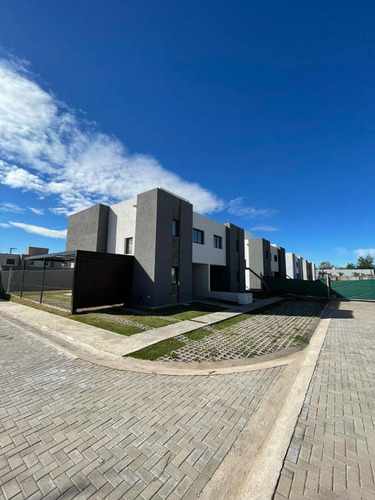 Duplex En Venta - Bº Tejas Ii - Housing Introva - Tres Dormitorios - Apto Bancor