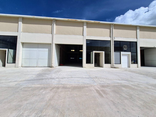 Nave Industrial En Venta En Punta Cana, Bávaro, Doble Altura