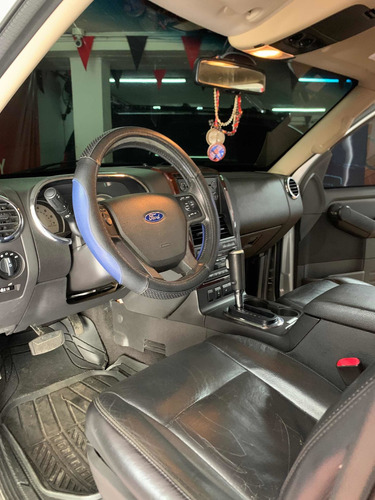 Imagen 8 de 11 de Ford Explorer 4.6 V8