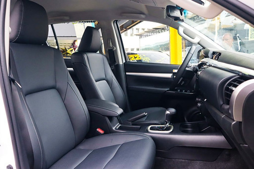 Toyota Hilux 2.8 D-4D TURBO CD SRX PLUS 4X4