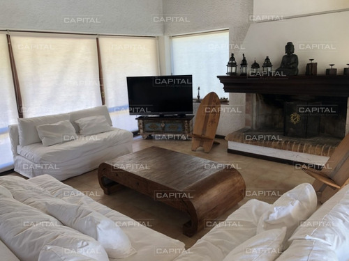 Casa De 5 Dormitorios En Playa Mansa Punta Del Este-ref:28553